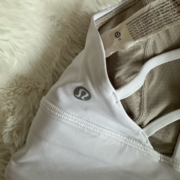 Lululemon Free to Be Serena Longline Bras Light Support C/D Cups - Picture 4 of 4